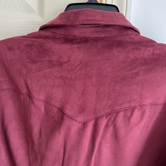 Guess Burgundy faux suede button down top L - Picture 3 of 9